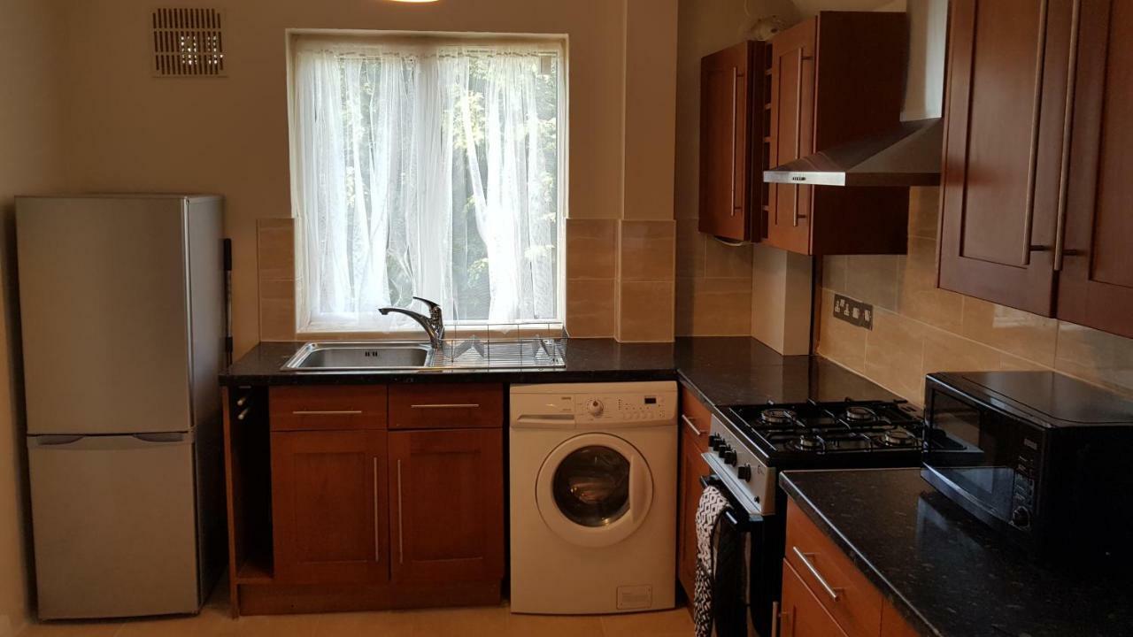 Elegant And Spacious 2 Bedroom Barnet Ngoại thất bức ảnh